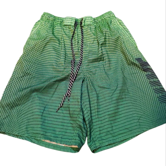 💥50% sale💥Nike green board shorts szXL #b108 - Picture 1 of 7